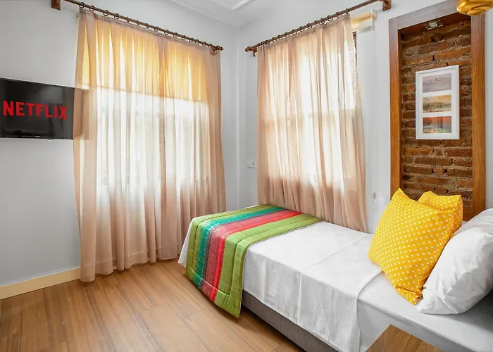 Mono Hotel